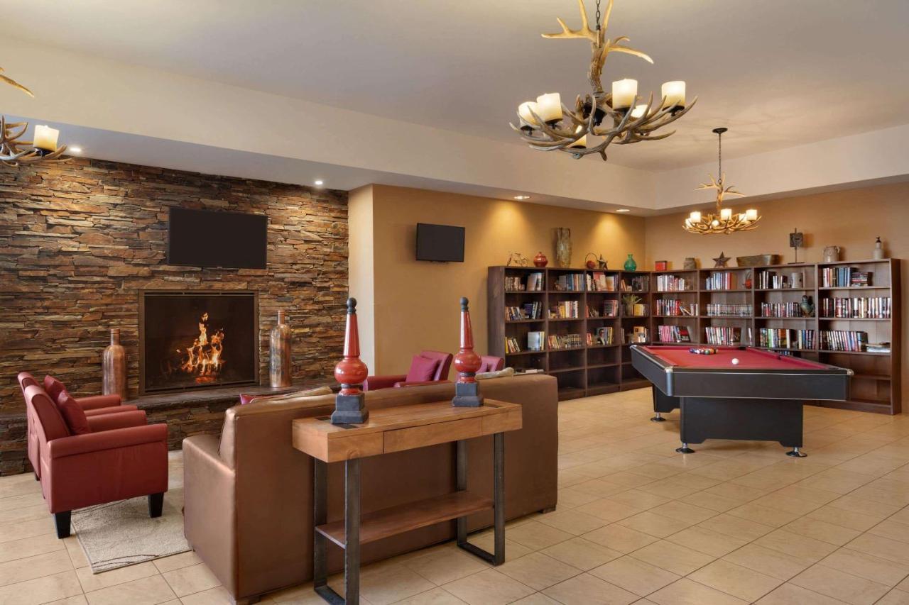 Bakken Airport Xwa Hotel & Studios Williston Esterno foto