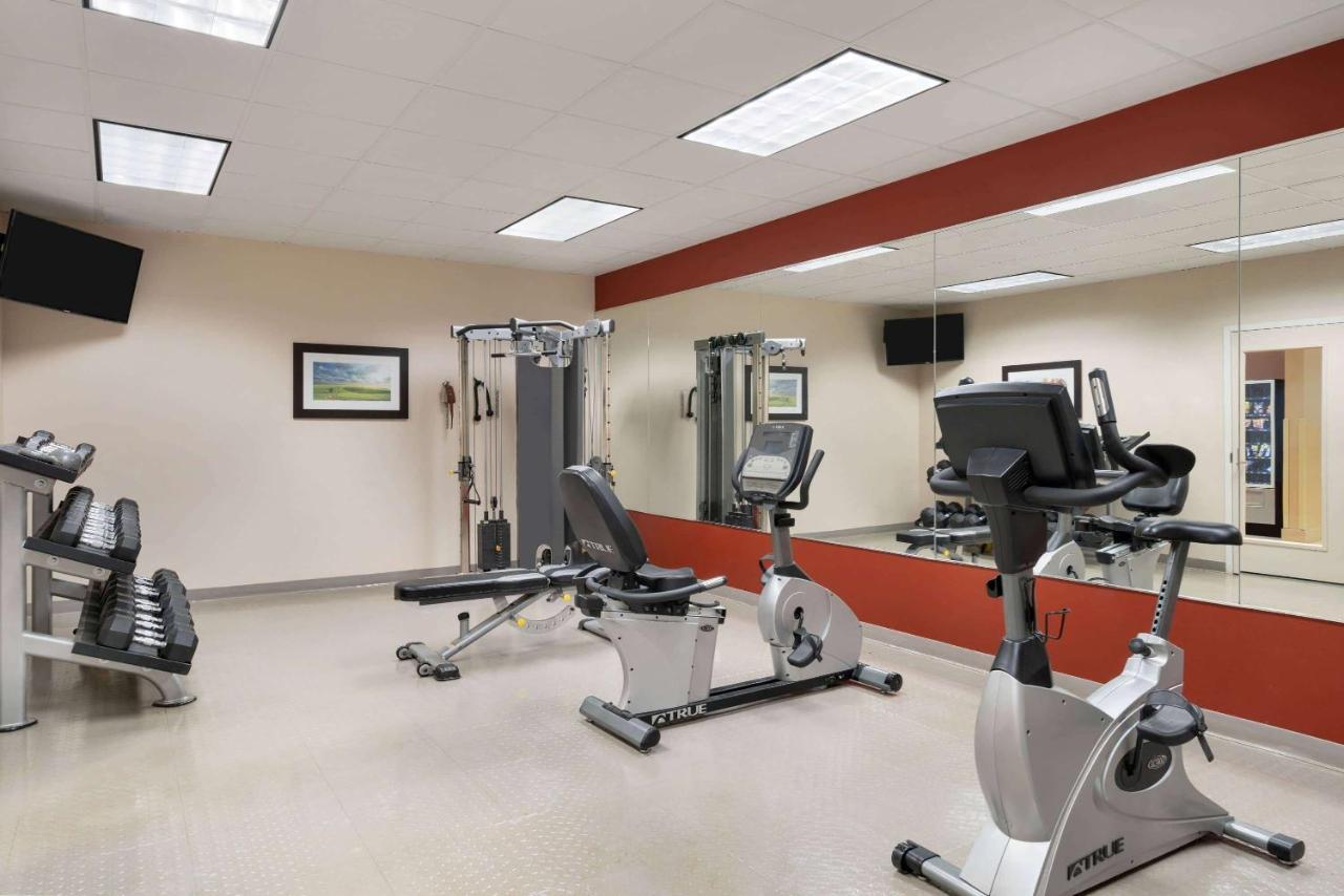 Bakken Airport Xwa Hotel & Studios Williston Esterno foto